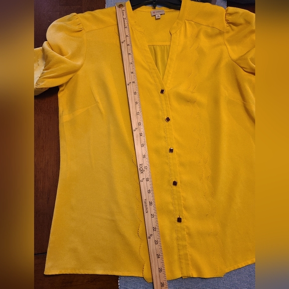Cremieux Yellow Short Sleeve Bliuse Size Medium - Picture 8 of 11